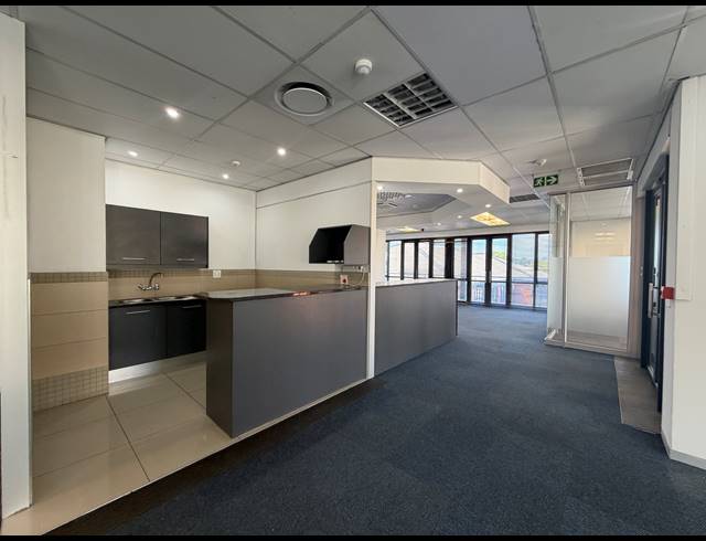260M² OFFICE TO LET IN BEDFORDVIEW